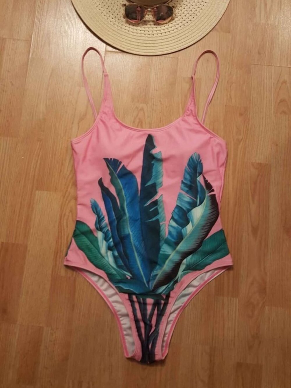 Pretty pink palm tree , one piece bathing suit. Size xl. Like new.